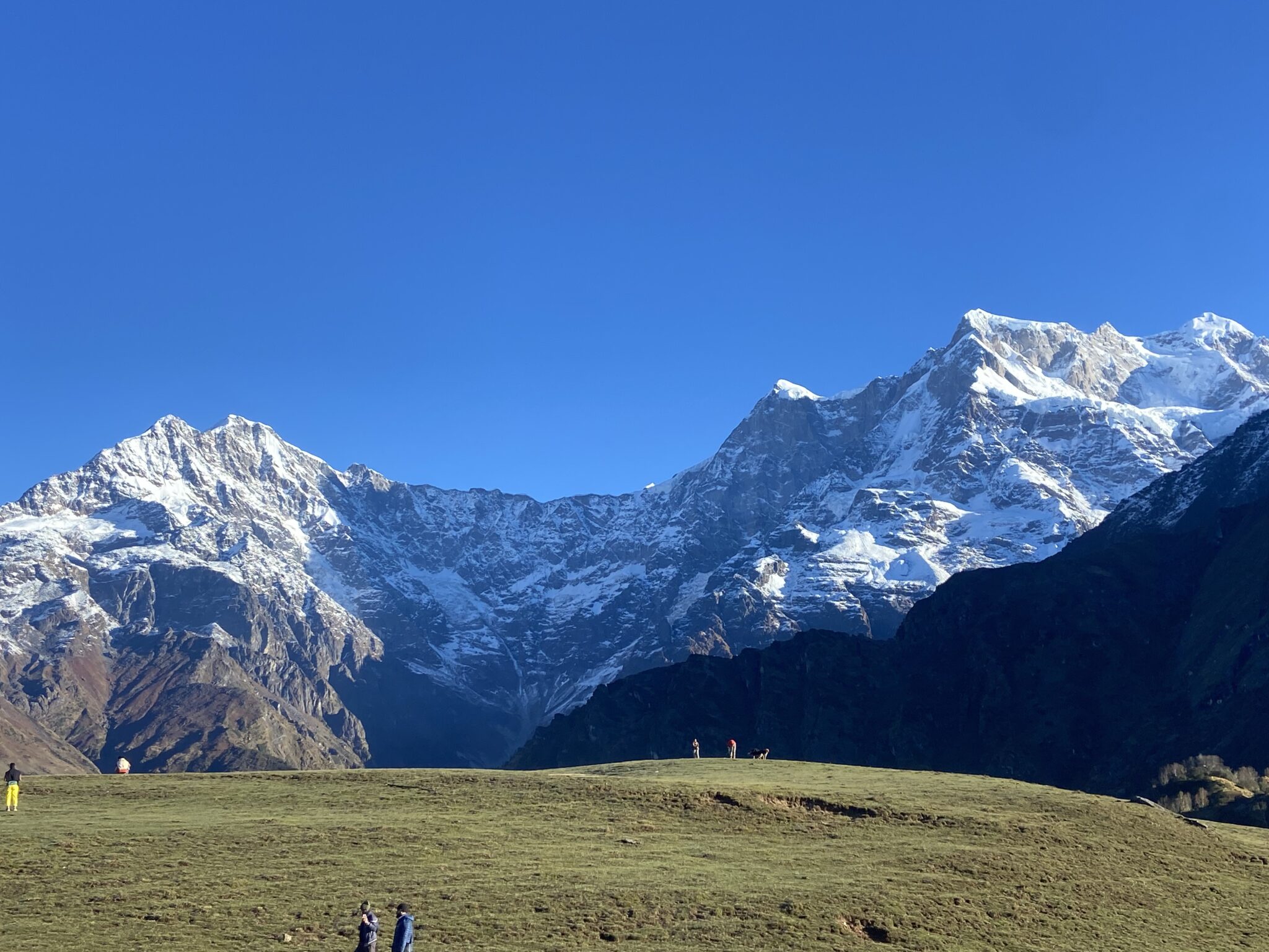 Peaceful surroundings of Madmaheshwar Temple in Himalayas